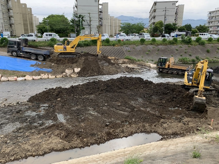 真平田橋の河川改修工事