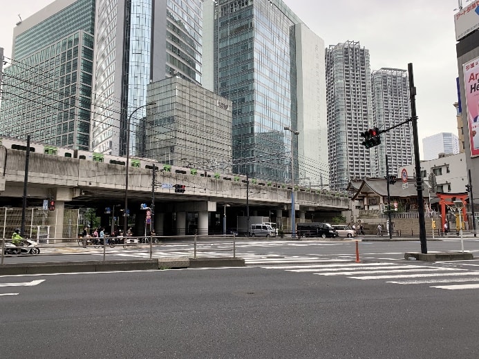 東新橋一丁目交差点