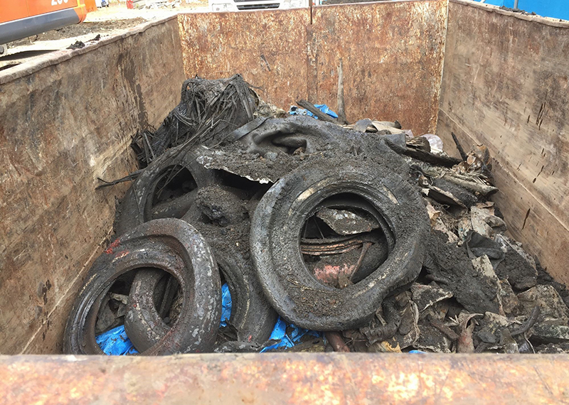 廃棄物のコンテナに占める古タイヤの割合が増加します。